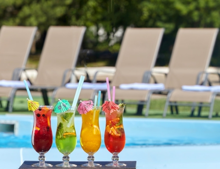 Бар у бассейна - Парк-отель ZVENIGOROD / Звенигород